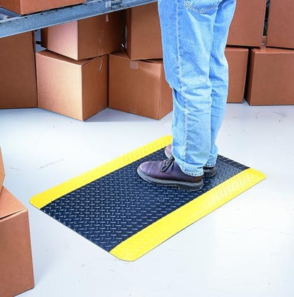 Wearwell Diamond-Plate Select Mat - Black/Yellow. Anti-Fatigue Workstation Mat. 2' W x 3' L x 9/16" Thickness. PVC Vinyl Surface with PVC Sponge. For Dry Industrial Use (495.916x2x3BYL) - Image 5